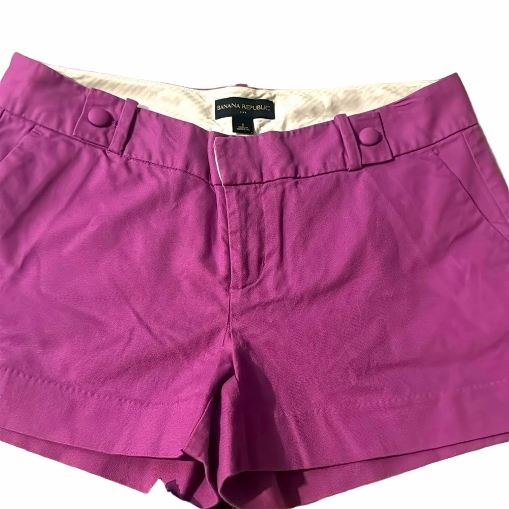 Banana Republic EUC magenta Shorts mid rise Size 8